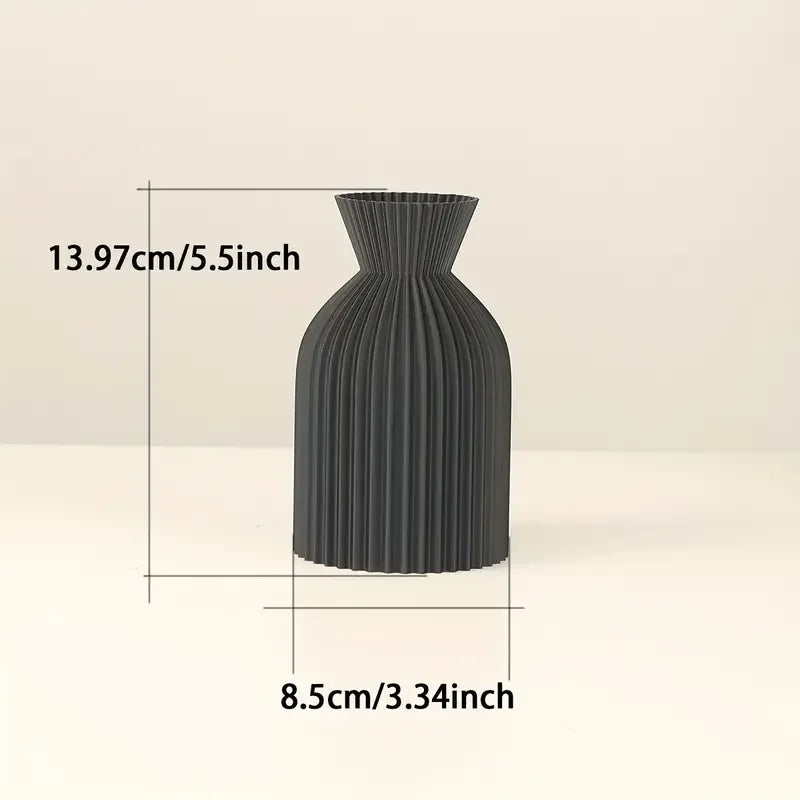 Chic Noir Vase – Modern Boho Decorative Accent for Home & Office