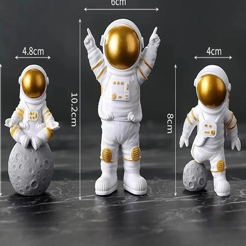 Astronaut Figurine Set – 3/4pcs Spaceman Statue for Kids & Home Decor