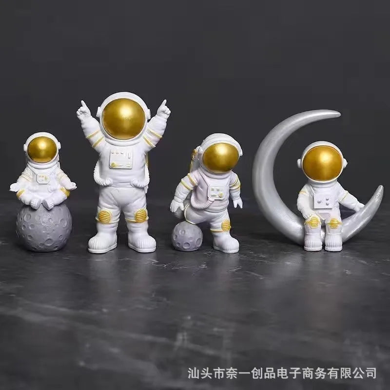 Astronaut Figurine Set – 3/4pcs Spaceman Statue for Kids & Home Decor