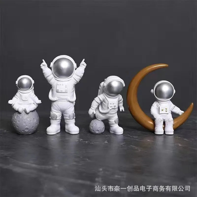 Astronaut Figurine Set – 3/4pcs Spaceman Statue for Kids & Home Decor