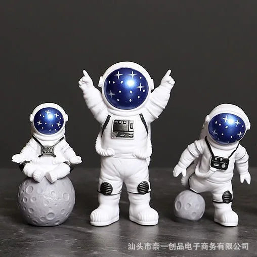 Astronaut Figurine Set – 3/4pcs Spaceman Statue for Kids & Home Decor