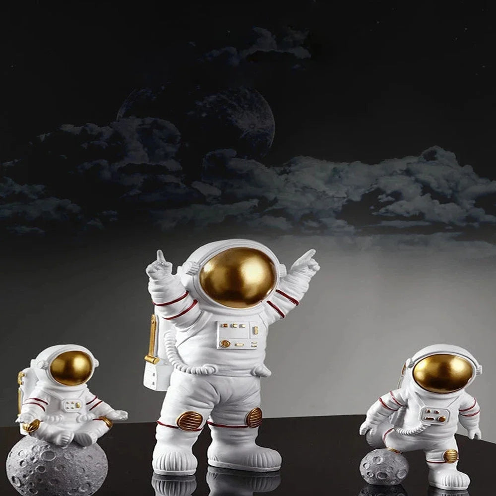 Astronaut Figurine Set – 3/4pcs Spaceman Statue for Kids & Home Decor